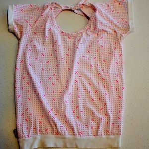 Size S - open back T-shirt